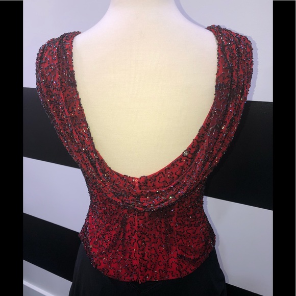 Stunning Andrella Donaiella Red/Blk Beaded Top - Picture 2 of 4
